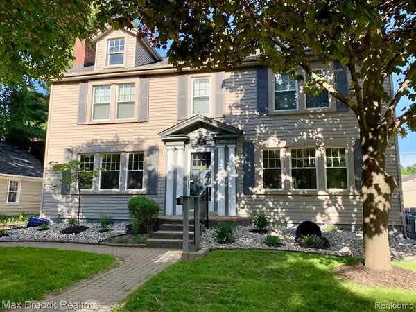 $1,450 | 156 North Worth Street, Unit 2S, Birmingham, MI 48009