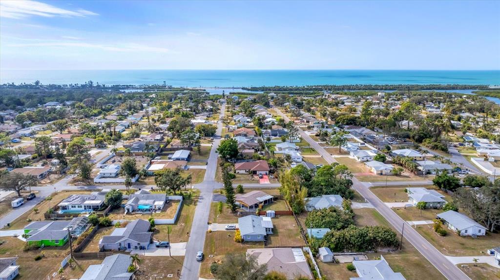 1264 Porpoise Road Venice, FL 34293 - Photo 30 of 40 Gallery Image 30