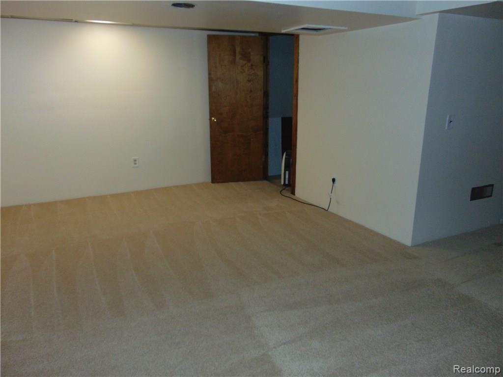 1419 Oakbrook Rochester Hills Rochester, MI 48307 - Photo 16 of 16
