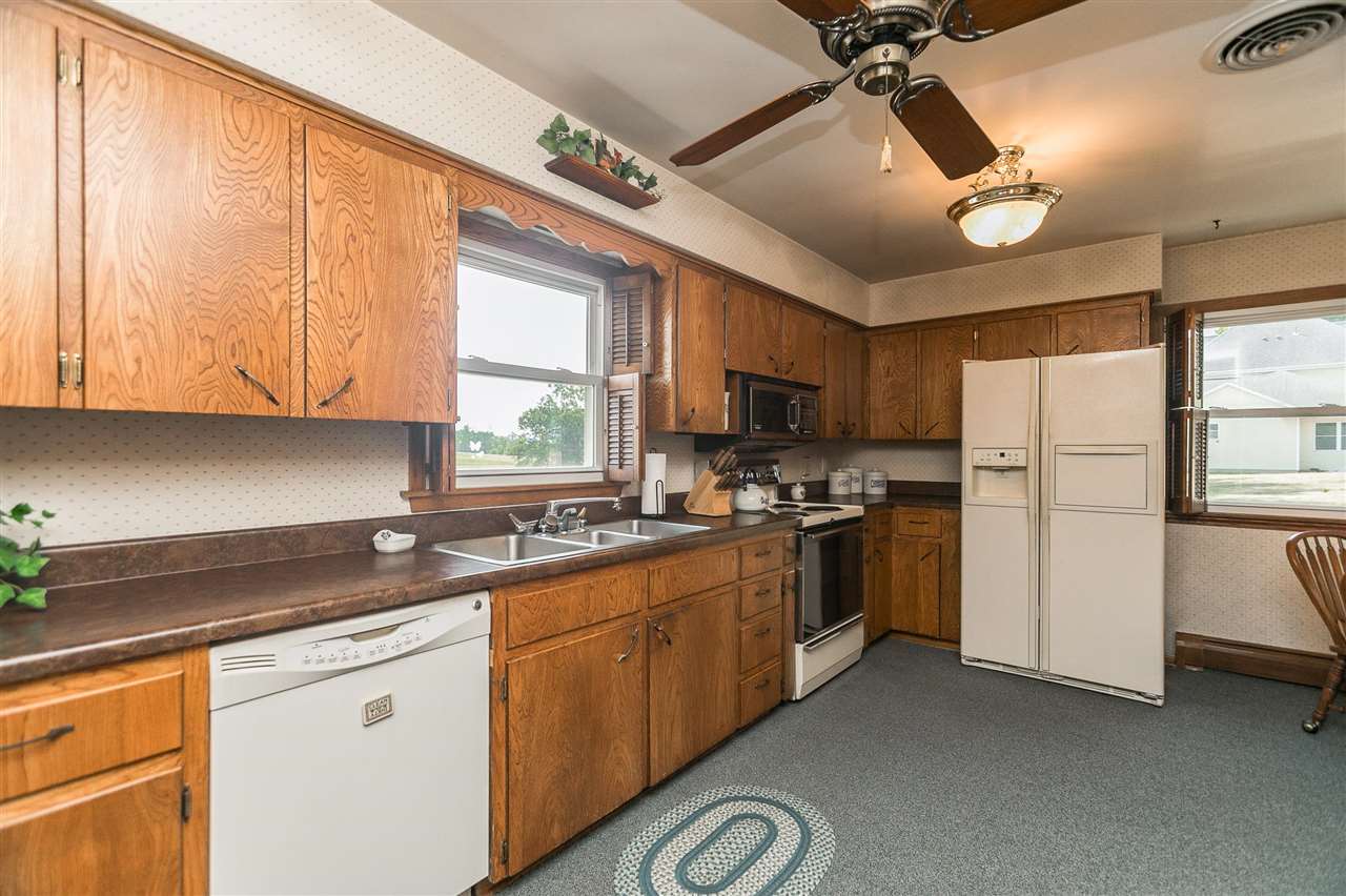 4305 West Post Road Southwest Cedar Rapids, IA 52404 - Photo 19 of 50 Gallery Image 19