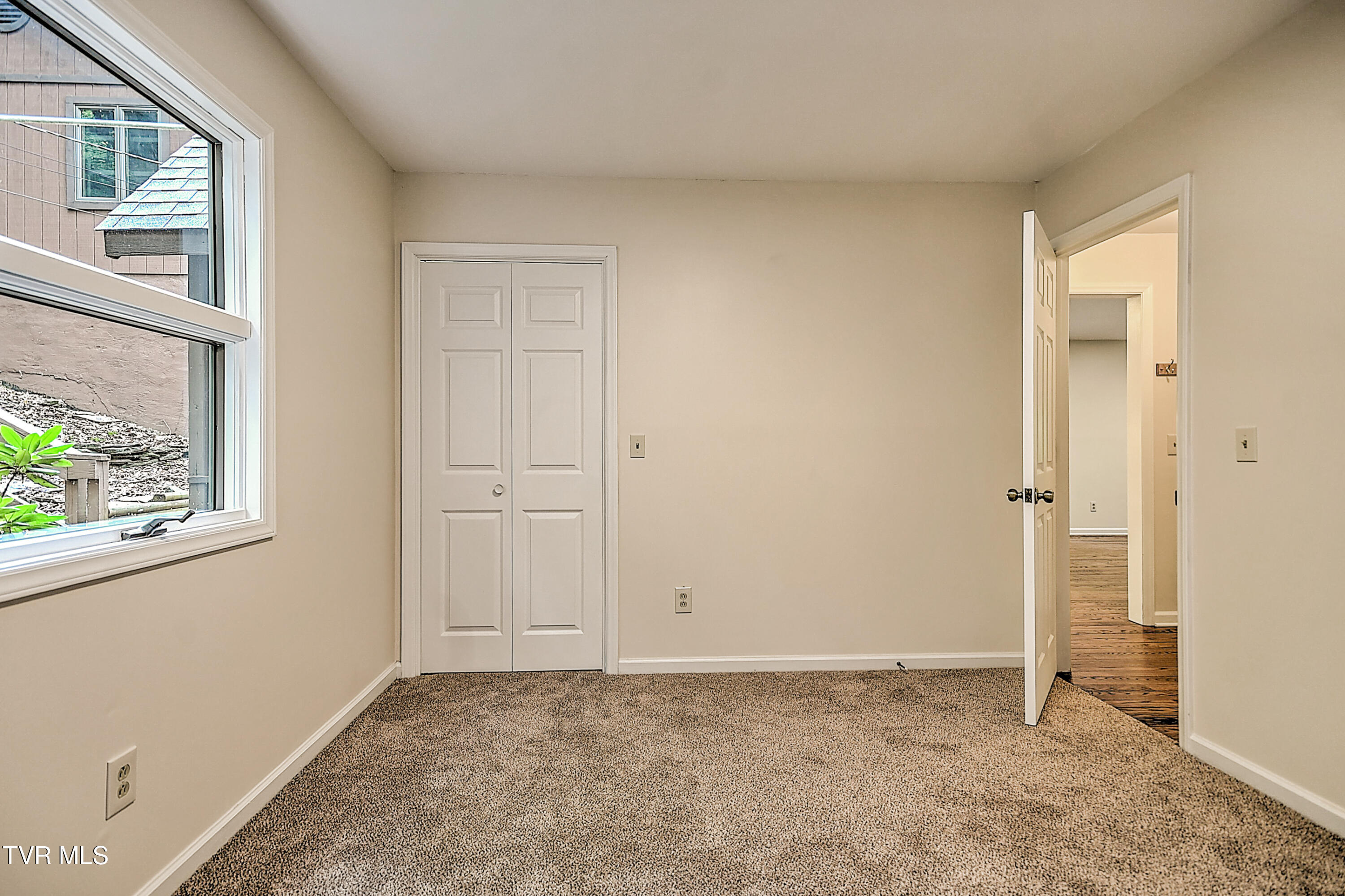 490 Hideaway Farm Road Piney Flats, TN 37686 - Photo 22 of 102 490 Hideaway ES-22
