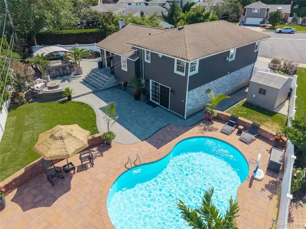 $1,249,000 | 3765 Lynn Lane, Wantagh, NY 11793