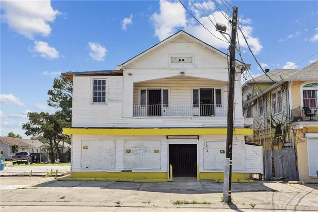 $200,000 | 2033 Desire Street, New Orleans, LA 70117