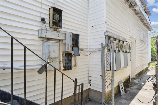 $200,000 | 2033 Desire Street, New Orleans, LA 70117