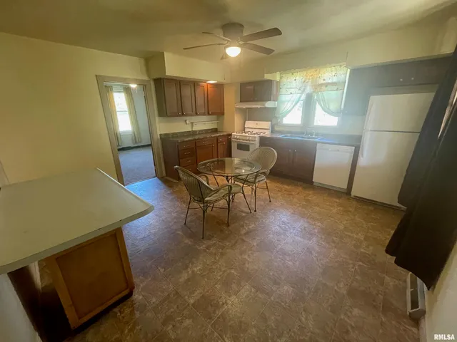 $190,000 | 1022 Sheldon Street, Elkhart, IL 62634