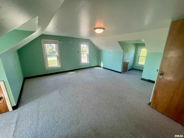 $169,600 | 1022 Sheldon Street, Elkhart, IL 62634