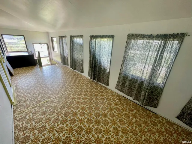 $190,000 | 1022 Sheldon Street, Elkhart, IL 62634