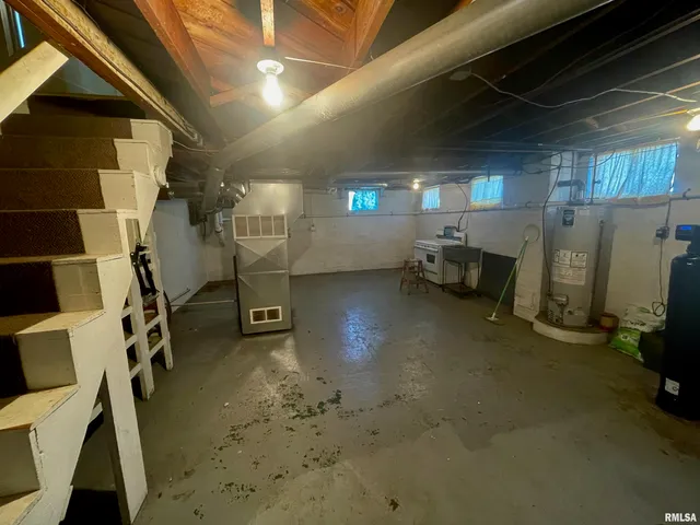 $190,000 | 1022 Sheldon Street, Elkhart, IL 62634