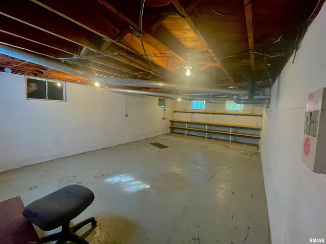 $190,000 | 1022 Sheldon Street, Elkhart, IL 62634