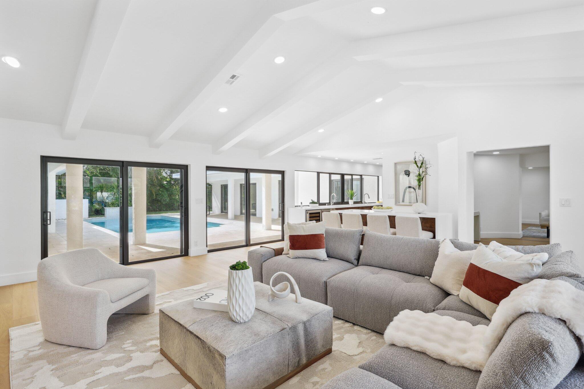 6794 Giralda Circle Boca Raton, FL 33433 - Photo 11 of 66 Living room