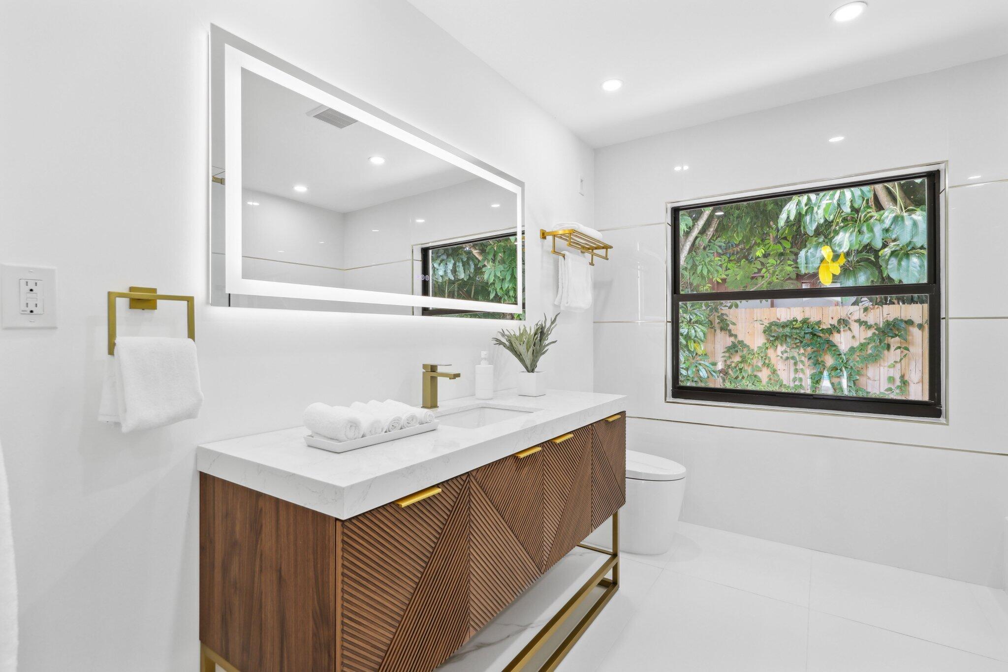 6794 Giralda Circle Boca Raton, FL 33433 - Photo 32 of 66 Primary bathroom 1