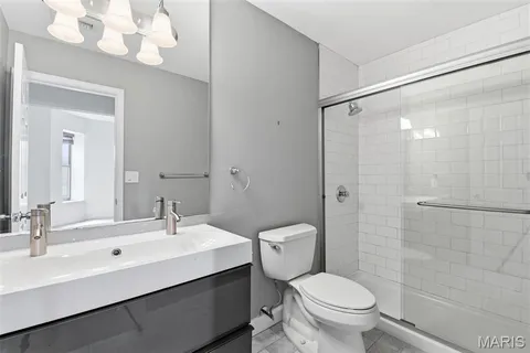 $169,900 | 422 Lake Avenue, Unit 5, St. Louis, MO 63108