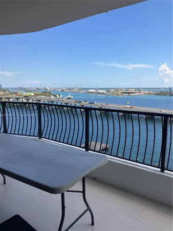 $3,200 | 555 Northeast 15th Street, Unit 19K, Miami, FL 33132