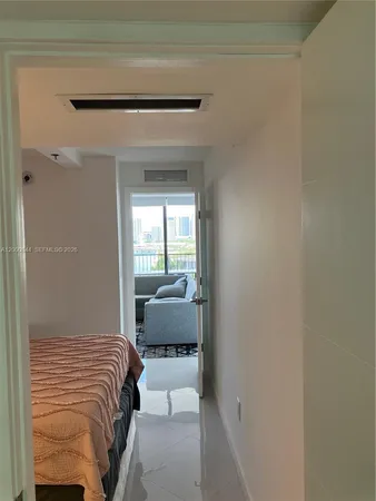 $3,200 | 555 Northeast 15th Street, Unit 19K, Miami, FL 33132