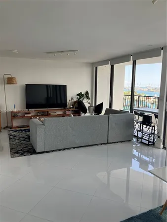 $3,200 | 555 Northeast 15th Street, Unit 19K, Miami, FL 33132