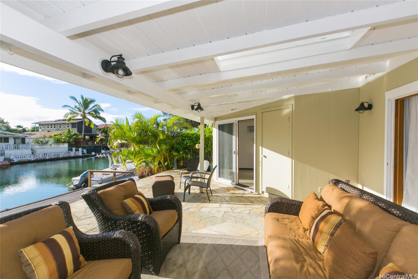 6266 Keōkea Place Honolulu, HI 96825 - Photo 2 of 25 a view of a balcony with furniture