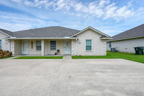 $1,500 | 410 Freeman Avenue, Bryan, TX 77803