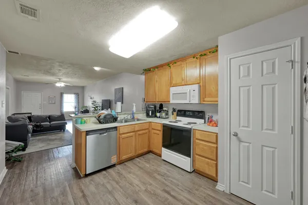 $1,500 | 410 Freeman Avenue, Bryan, TX 77803