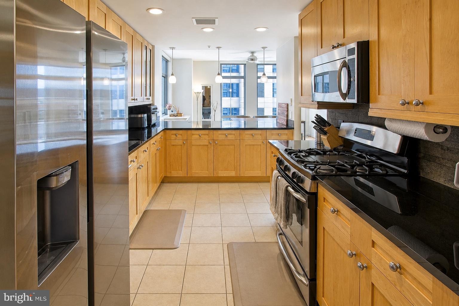 11990 Market Street, Unit 1403 Reston, VA 20190 - Photo 7 of 58 Stainless steel appliances