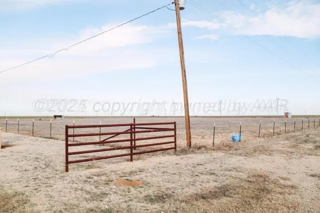 $250,000 | 1020 Highway 207, Floydada, TX 79235