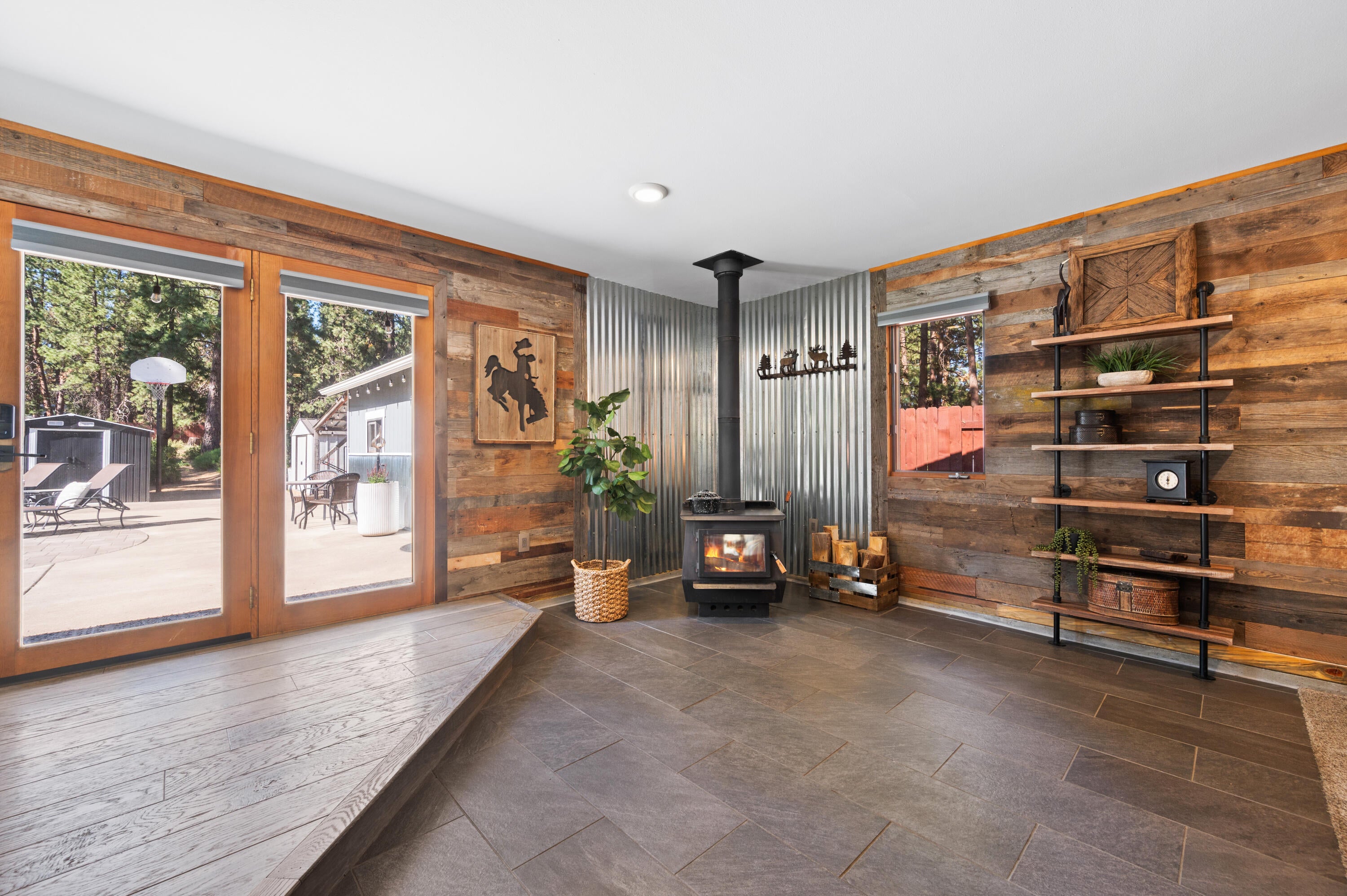 19096 Baker Road Bend, OR 97702 - Photo 15 of 41 Great Room