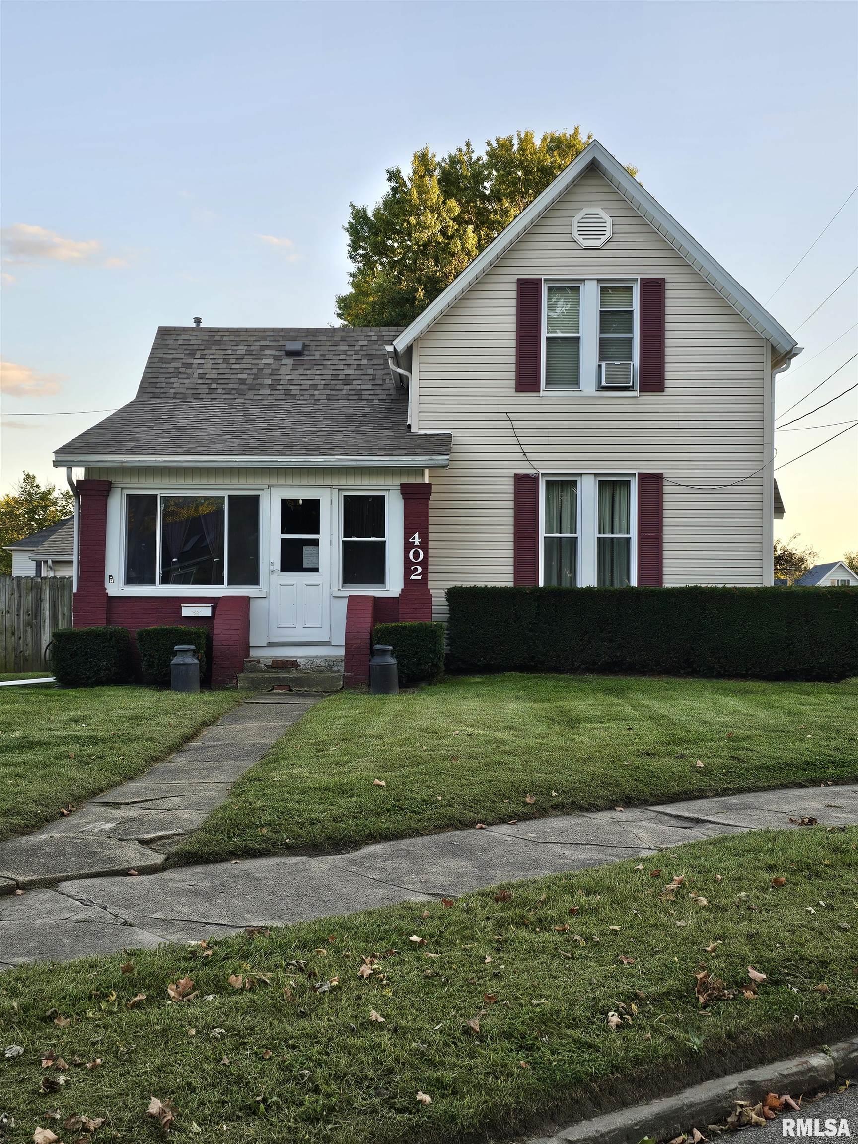 402 West Maple Street Canton, IL 61520 - Photo 1 of 25 Gallery Image 1