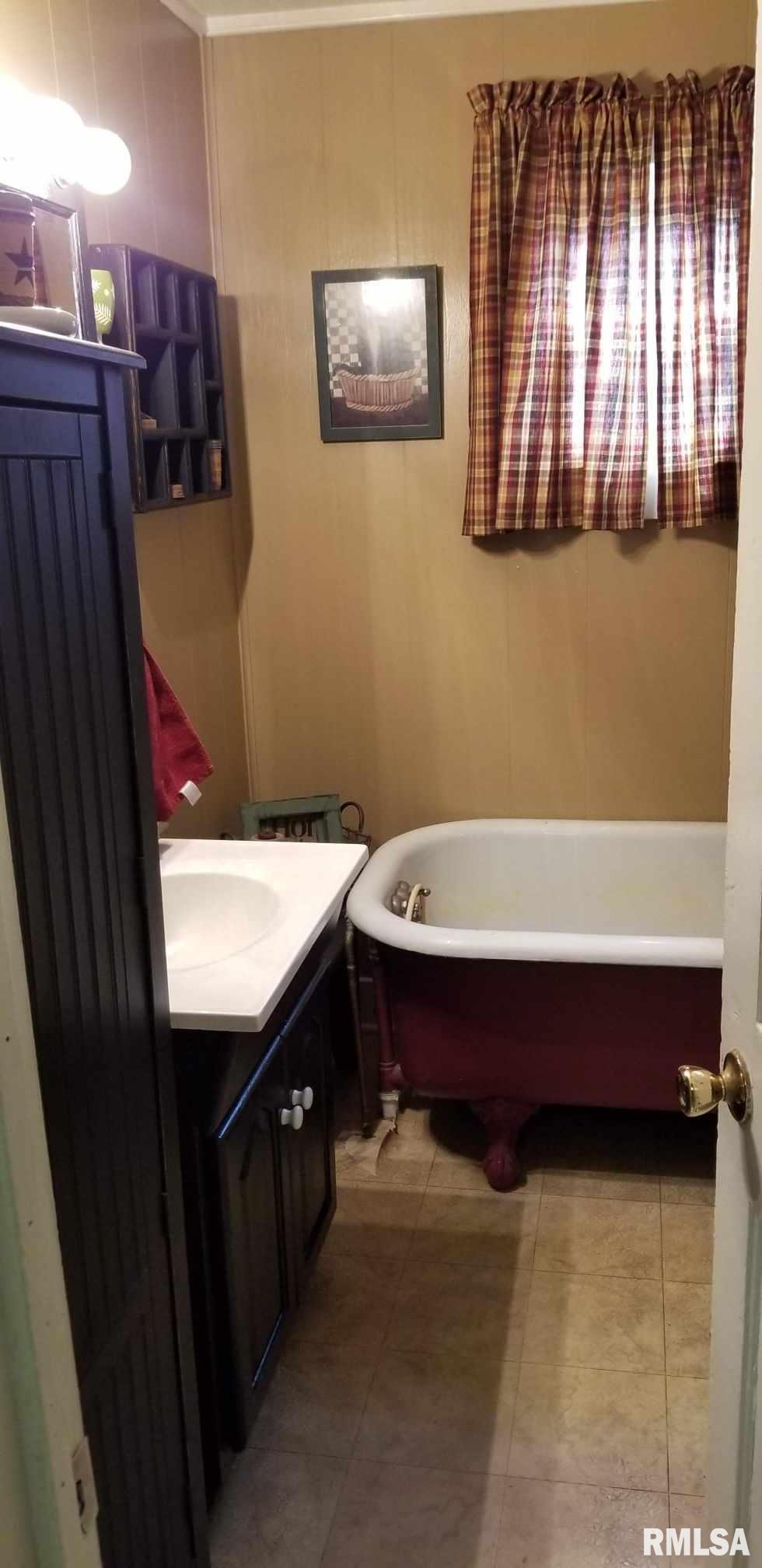402 West Maple Street Canton, IL 61520 - Photo 15 of 25 Gallery Image 15