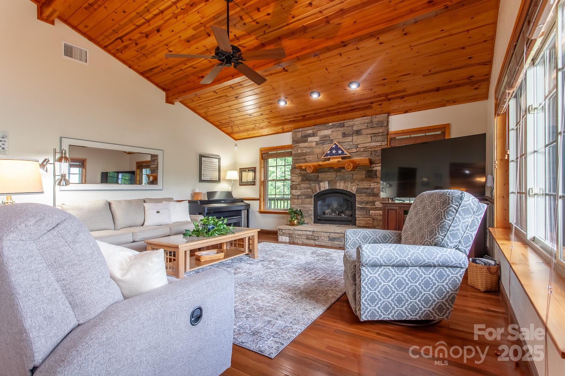 100 Chestnut Oak Ridge Robbinsville, NC 28771 - Photo 7 of 48 Gallery Image 7
