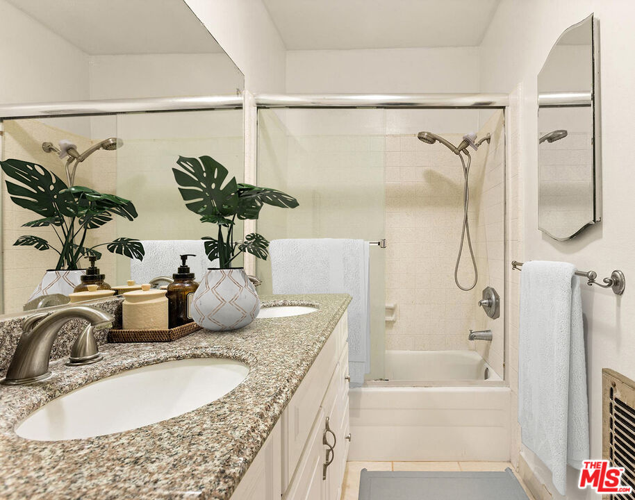 31 Spinnaker Street, Unit 15 Marina del Rey, CA 90292 - Photo 21 of 21