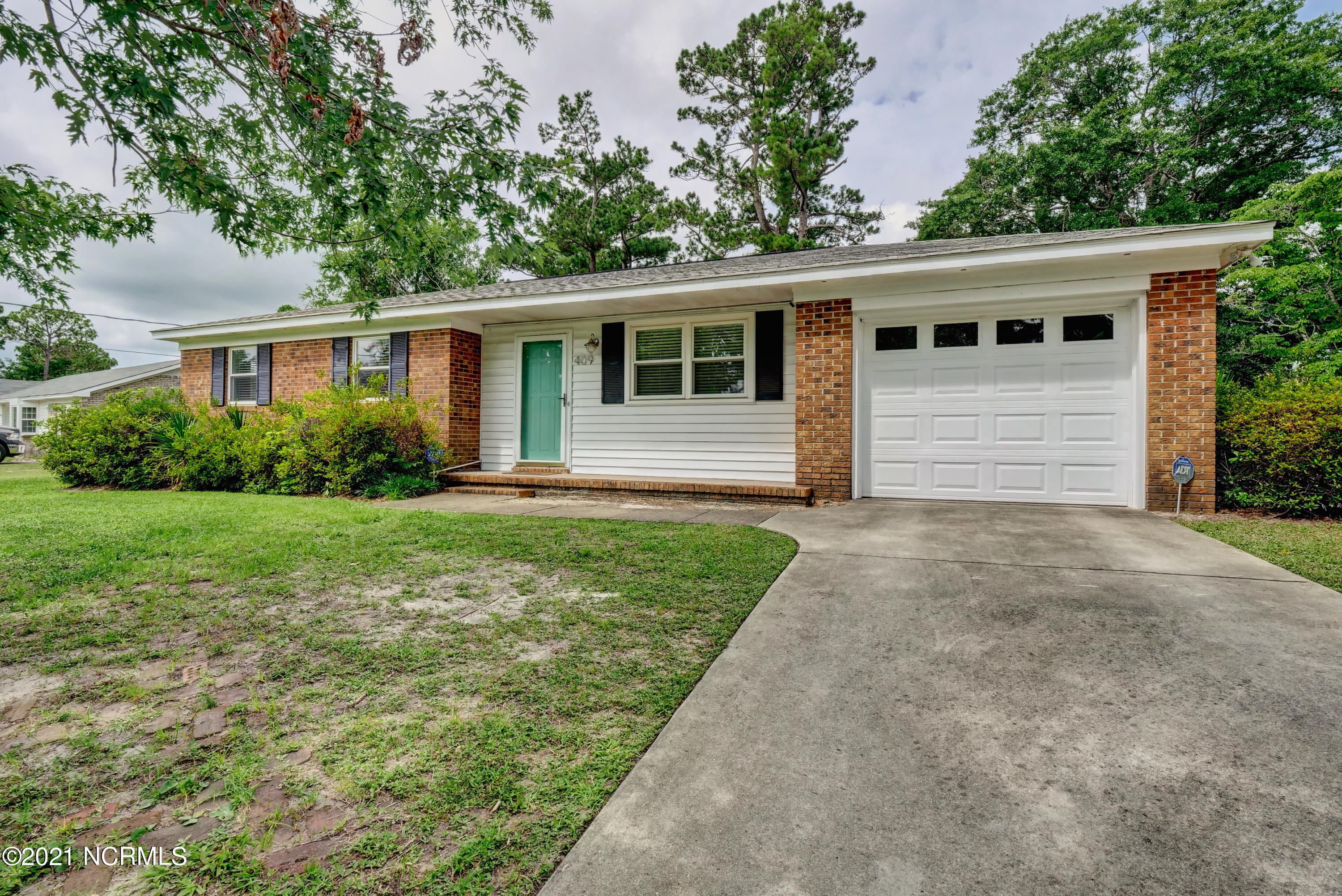 409 Rheims Way Wilmington, NC 28412 - Photo 4 of 28 P5055453_4_5_6_7_8_9