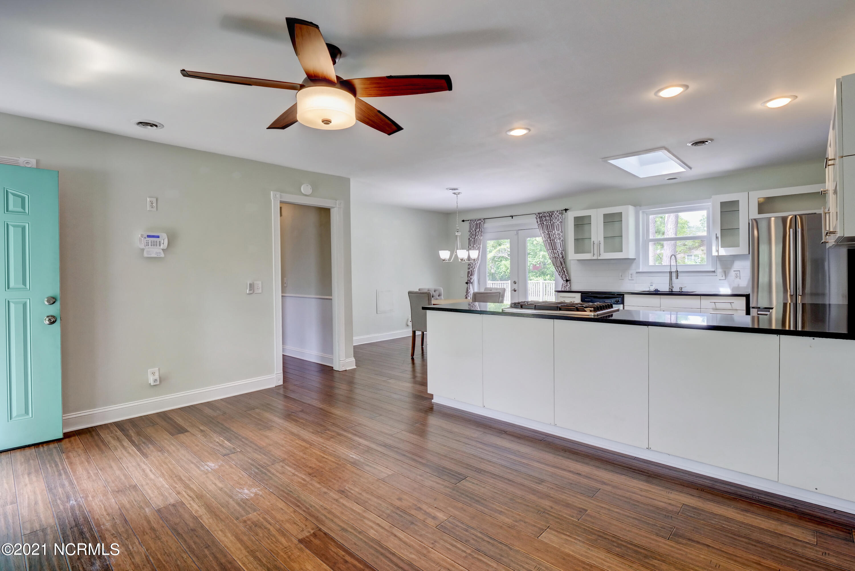 409 Rheims Way Wilmington, NC 28412 - Photo 5 of 28 P5055313_4_5_6_7_8_9