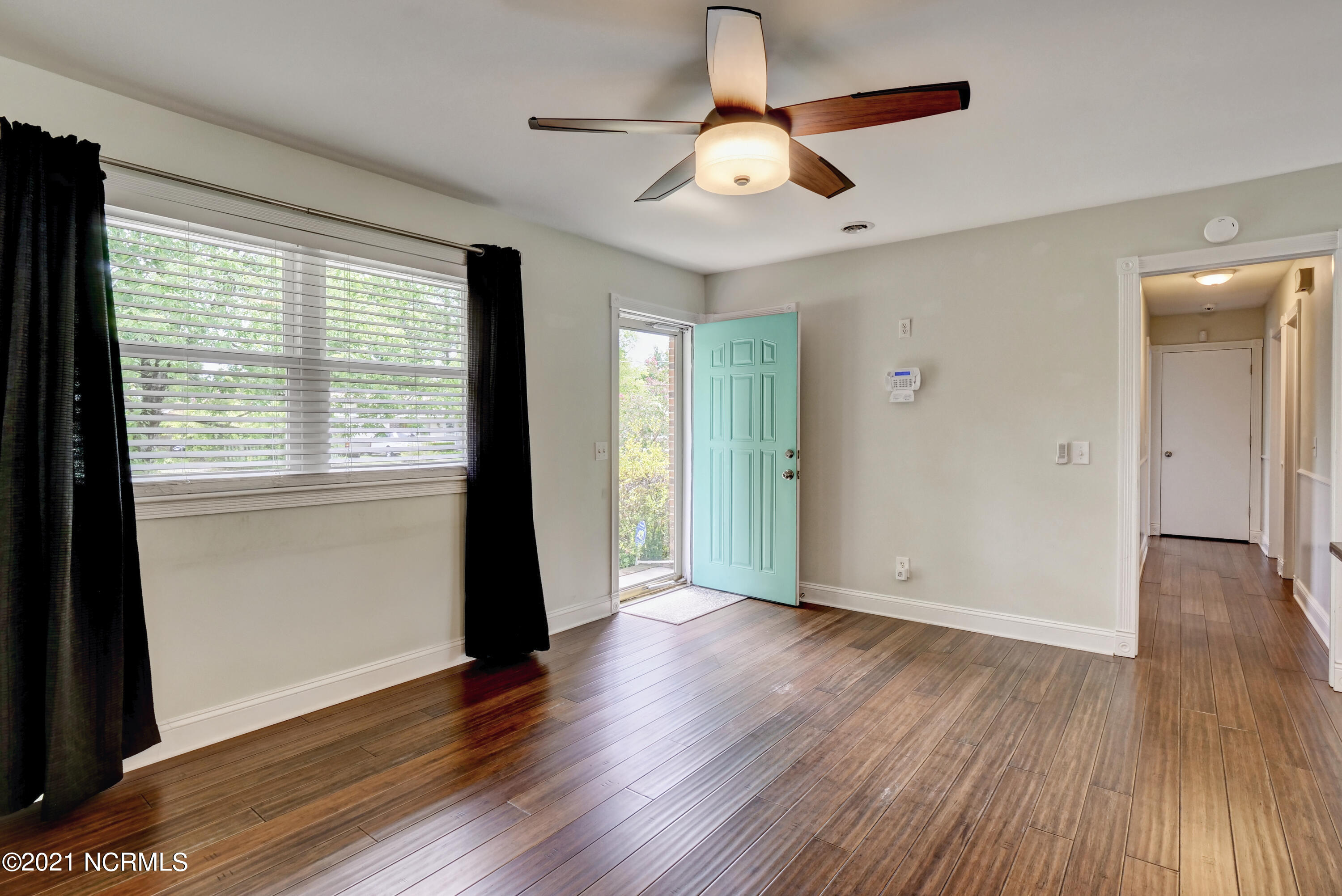 409 Rheims Way Wilmington, NC 28412 - Photo 6 of 28 P5055320_1_2_3_4_5_6