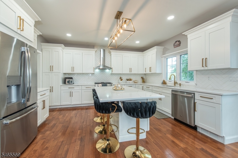 767 Hemlock Road Union, NJ 07083 - Photo 8 of 36 Gallery Image 8