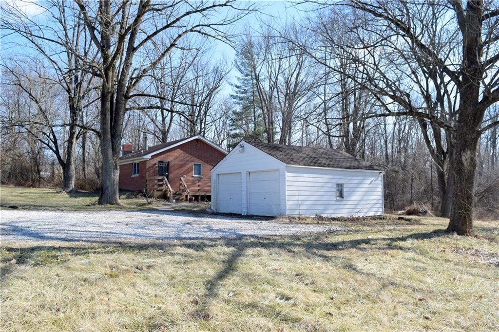 6921 Camby Road Indianapolis, IN 46221 - Photo 3 of 32 Gallery Image 3