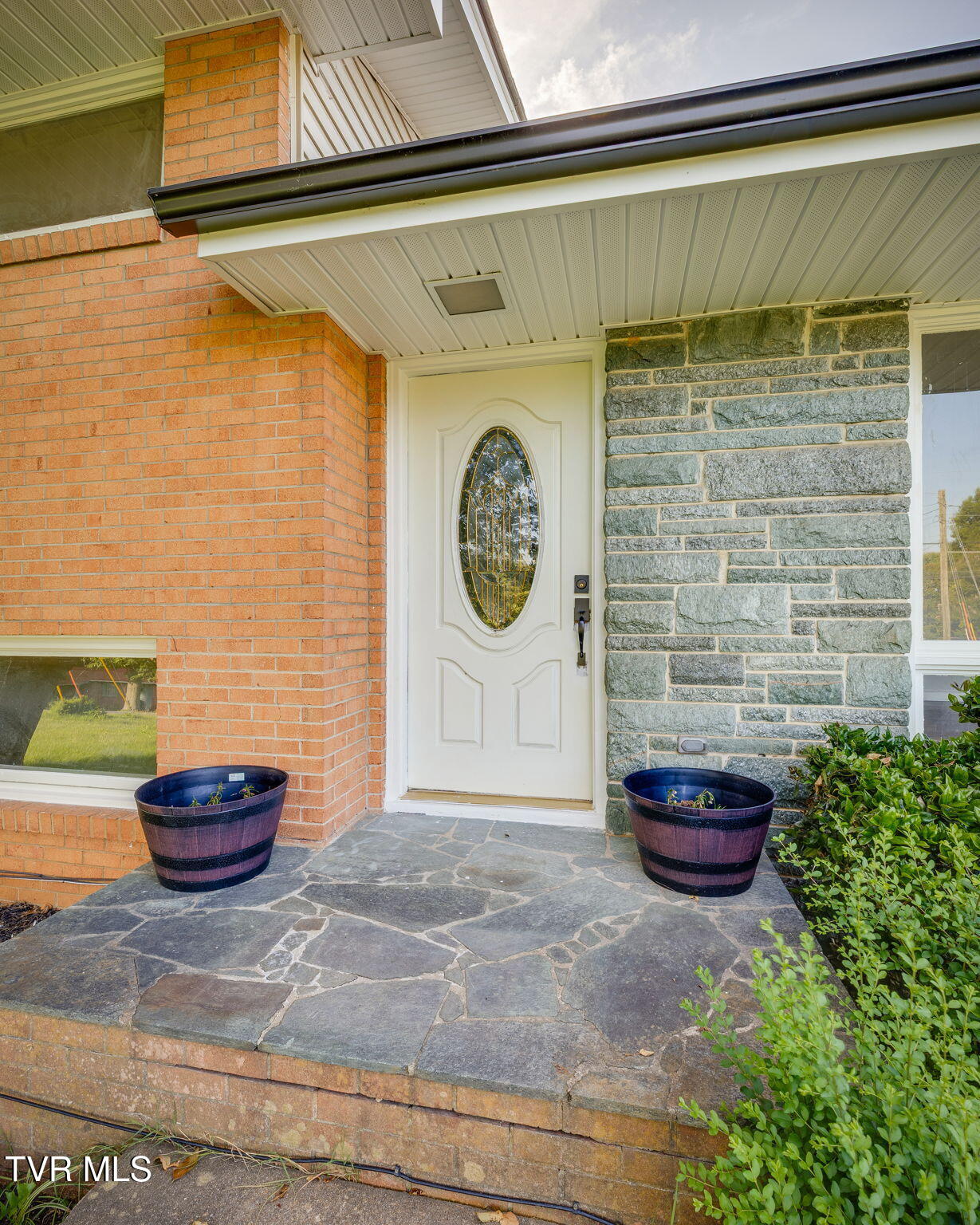 412 Colonial Heights Road Kingsport, TN 37663 - Photo 6 of 29 005