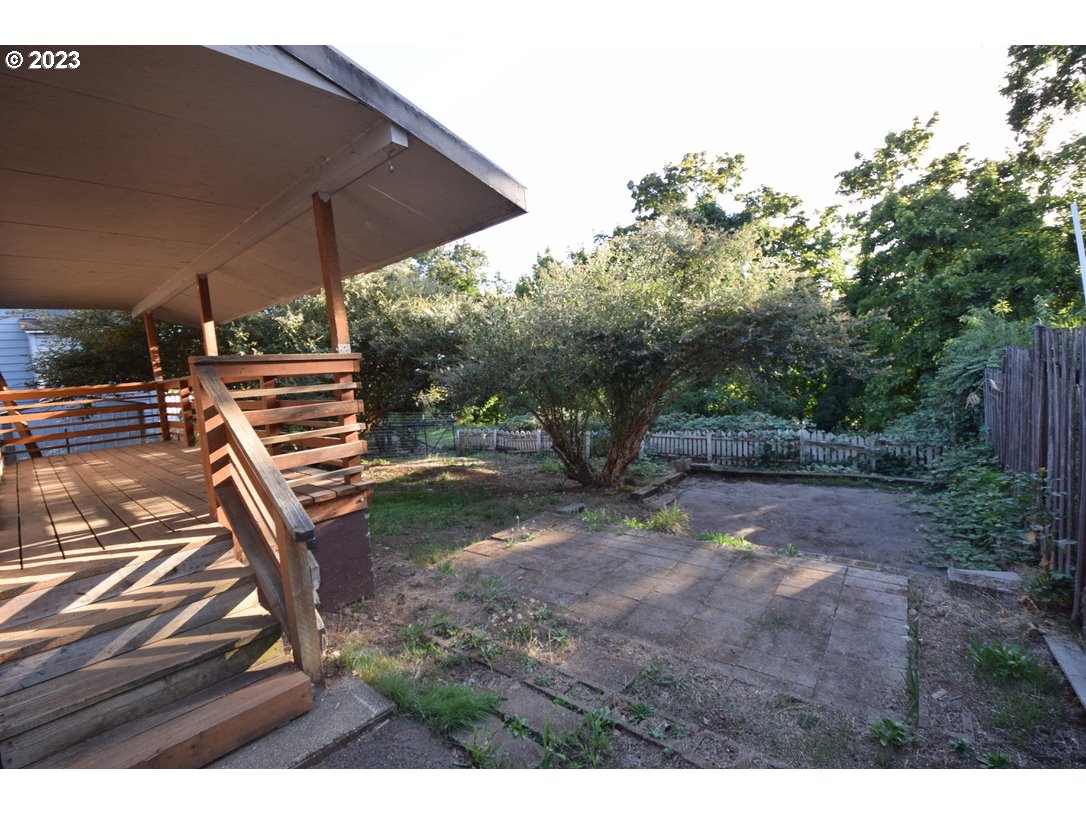 304 Southeast Boulevard Way Estacada, OR 97023 - Photo 13 of 15 a view of outdoor space yard and patio