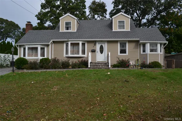 $4,750 | 7 Grand Haven Drive, Commack, NY 11725