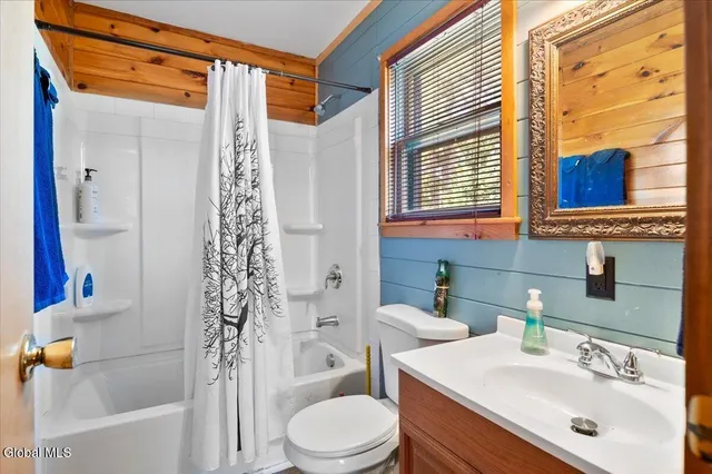 $675,000 | 11 Bear Country Road, Stony Creek, NY 12878