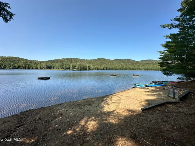 $675,000 | 11 Bear Country Road, Stony Creek, NY 12878