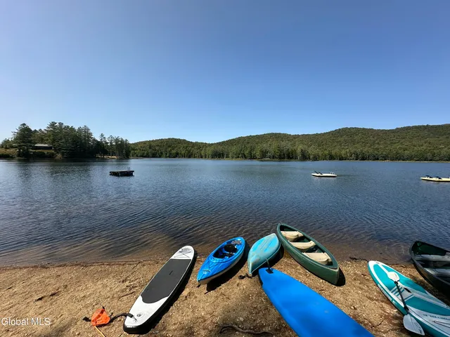 $675,000 | 11 Bear Country Road, Stony Creek, NY 12878