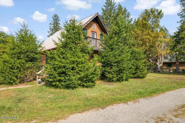$675,000 | 11 Bear Country Road, Stony Creek, NY 12878