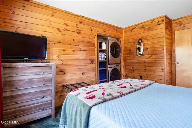 $675,000 | 11 Bear Country Road, Stony Creek, NY 12878