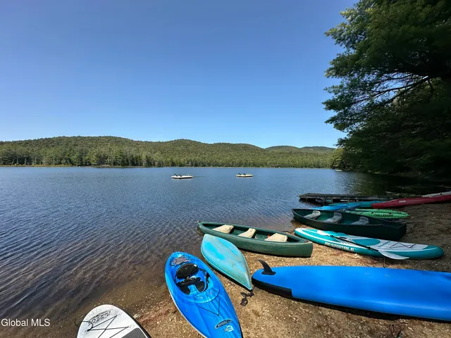 $675,000 | 11 Bear Country Road, Stony Creek, NY 12878