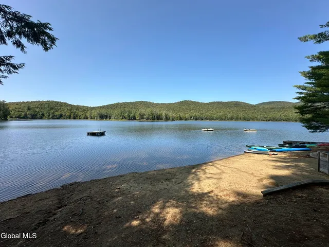 $675,000 | 11 Bear Country Road, Stony Creek, NY 12878