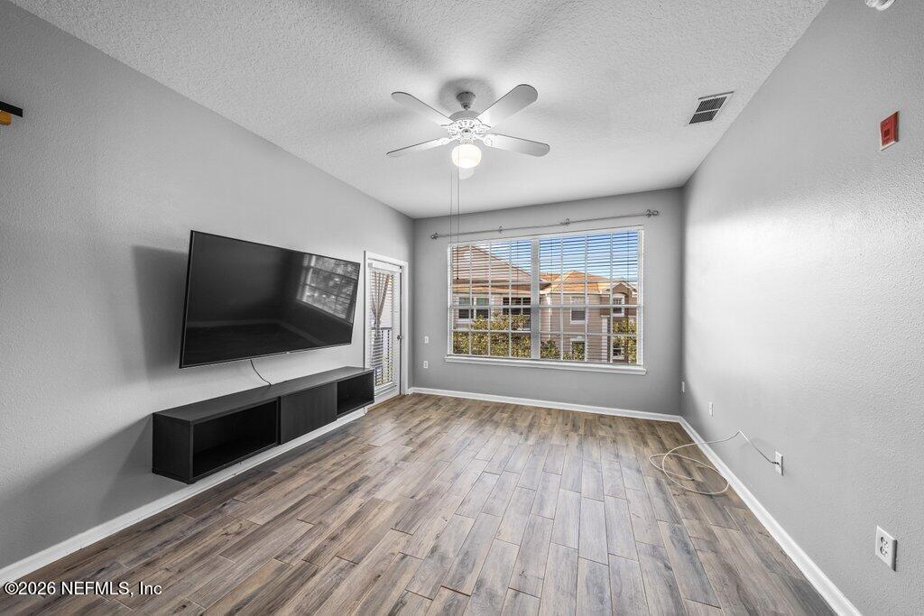 10550 Baymeadows Road, Unit 712 Jacksonville, FL 32256 - Photo 4 of 25 10550 Baymeadows Rd Unit 712 (8).JPG-SMA