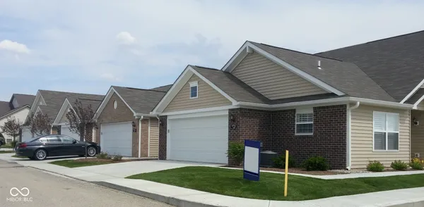 $2,400 | 11504 Grassy Court, Unit 100, Fishers, IN 46037