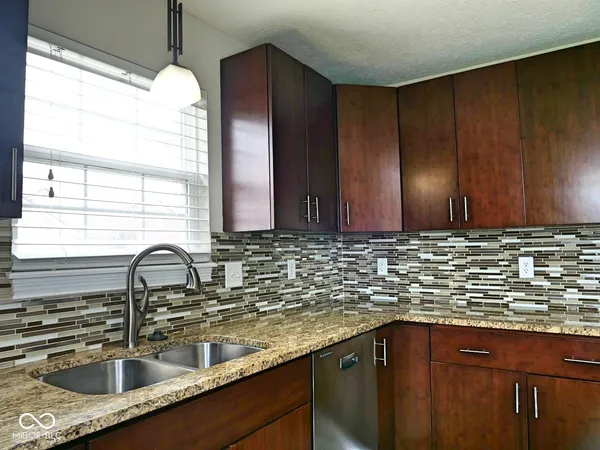 $2,400 | 11504 Grassy Court, Unit 100, Fishers, IN 46037