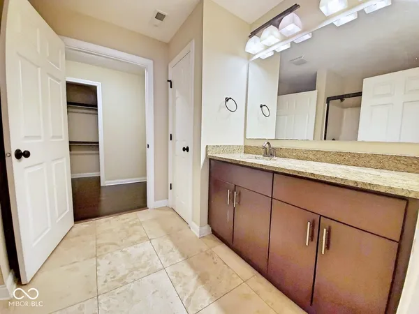 $2,400 | 11504 Grassy Court, Unit 100, Fishers, IN 46037