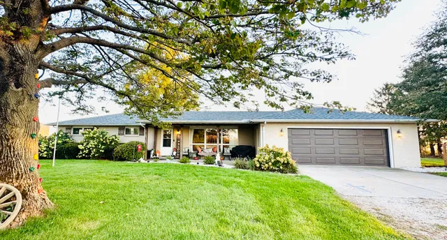 $333,900 | 12944 Ospur Road, Clinton, IL 61727