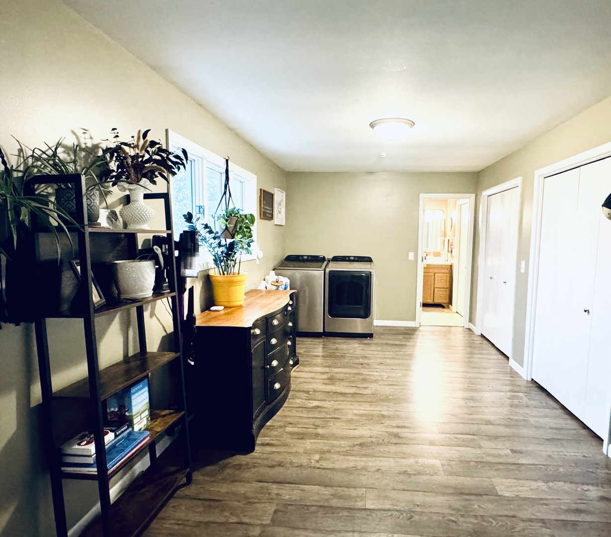 12944 Ospur Road Clinton, IL 61727 - Photo 7 of 21 a view of living room kitchen and dining room